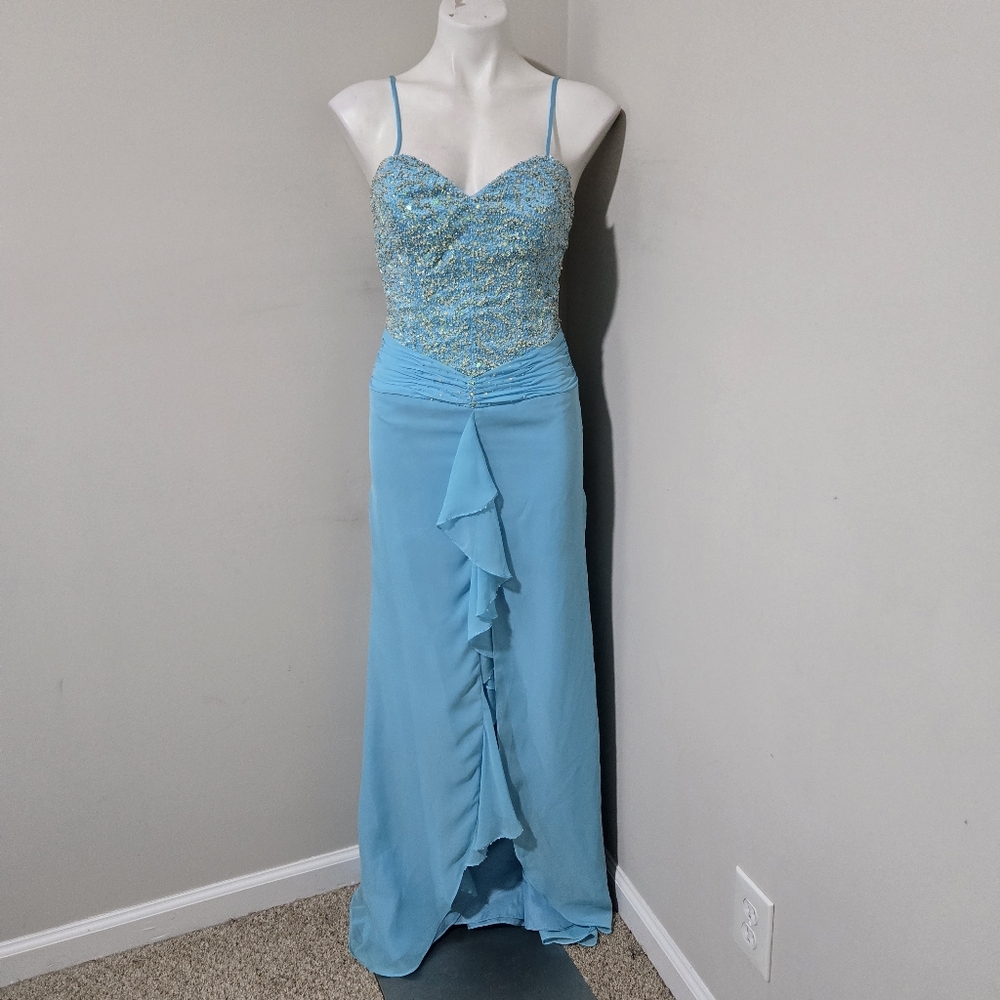 Sz 8 (fits 4) Mid-Y2K Vintage Ciré Light Blue Beaded/Sequined Chiffon Gown